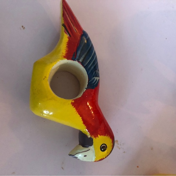 Vibrant Red and Blue Bird wood parrot napkin rings. Preloved - Picture 2 of 8